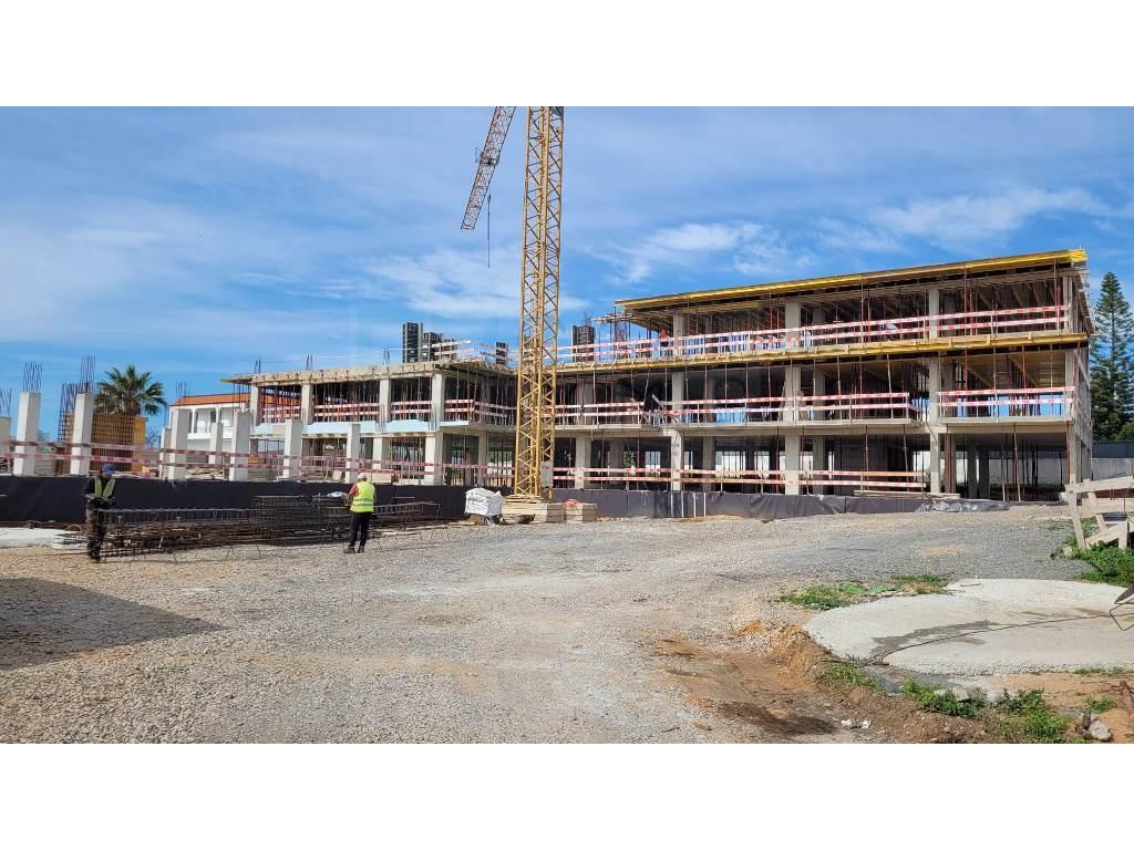 Nuevo apartamento de 2 dormitorios con piscina en Fuseta