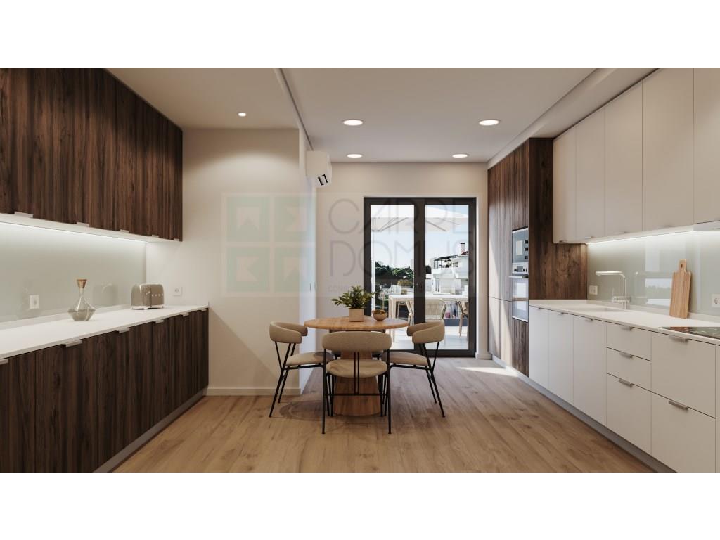 Espaçoso apartamento T3, parqueamentos e terraços, em Cascais
