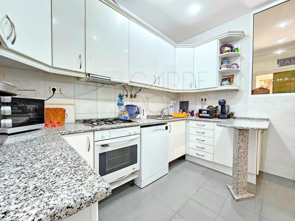 Apartamento T4+1, junto à Gulbenkian, nas Avenidas Novas, em Lisboa