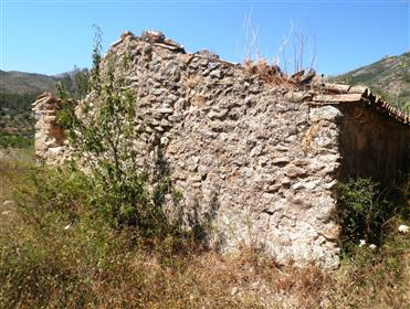 Terrain avec ruine à 6 km de Jalón