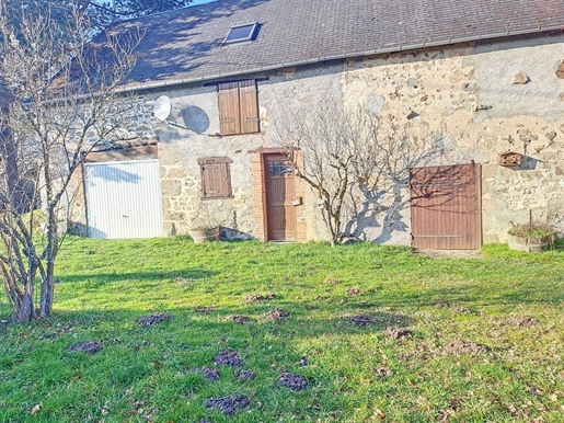 Saint Chabrais : Maison En Pierres Avec Jardin Garage Et Granges