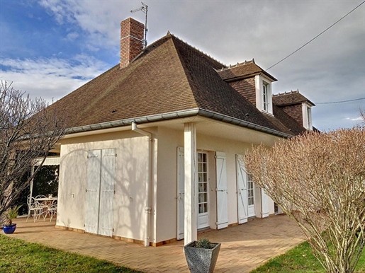 Sale of a 6-room house (147 m²) in Domerat