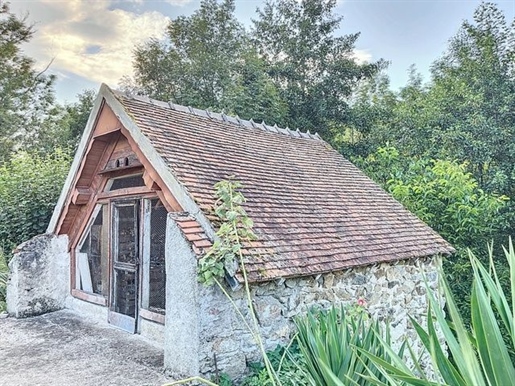 A 10 minutes de Montluçon, superbe propriété sur 2,7 hectares de terrain