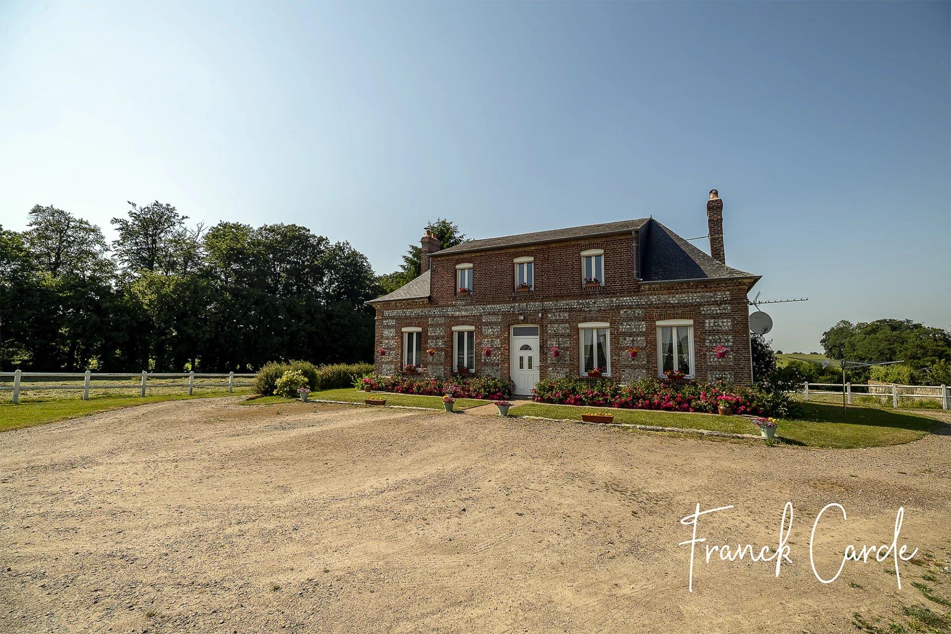 Equestrian property near Luneray