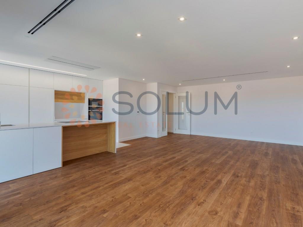 3 Bedrooms with 3 Suites and U-Shaped Terrace - Montijo