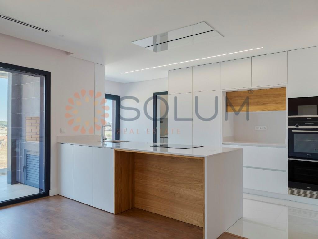 3 Bedrooms with 3 Suites and U-Shaped Terrace - Montijo