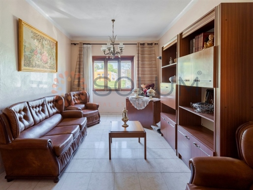 Single storey 3 bedroom villa with backyard - Montijo