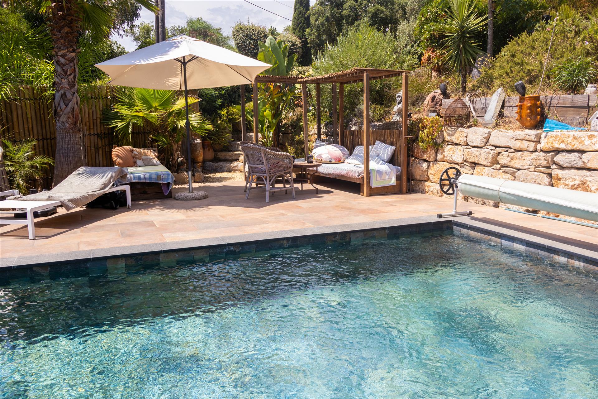 Villa med havsutsikt och pool 