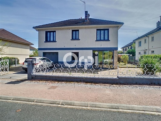 Commentry immediately habitable, 4-room house of 122 m² at 250M all shops