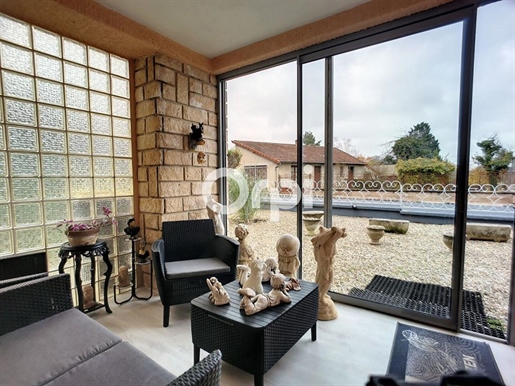 Commentry immediately habitable, 4-room house of 122 m² at 250M all shops