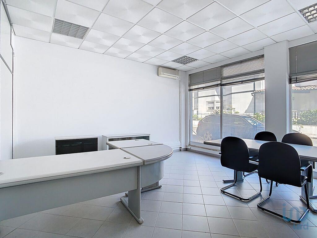 Office in Marinha Grande with 132,00 m²
