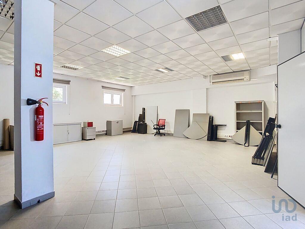 Office in Marinha Grande with 132,00 m²