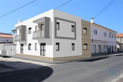 Home / Villa in Leiria with 205,00 m²