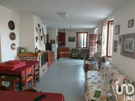 Dom wolnostojący / Willa na sprzedaż 130 m² - 3 sypialnie - Gropparello