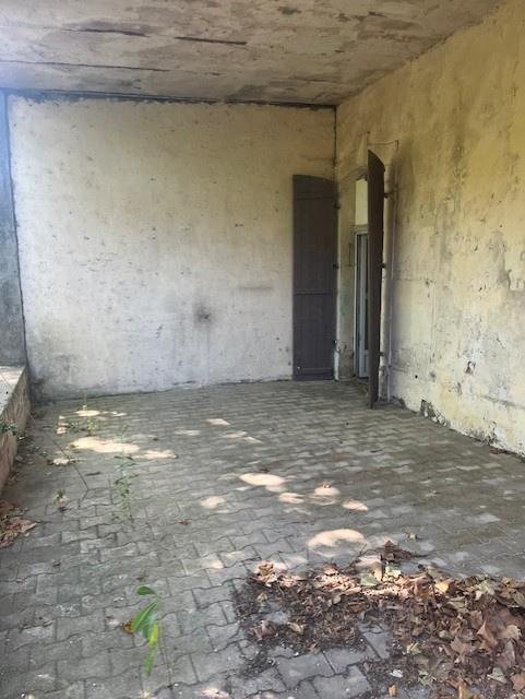 For sale: Apartment T3 to renovate with terrace