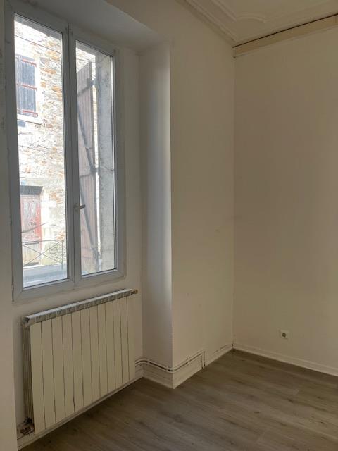 For sale: Apartment T3 to renovate with terrace