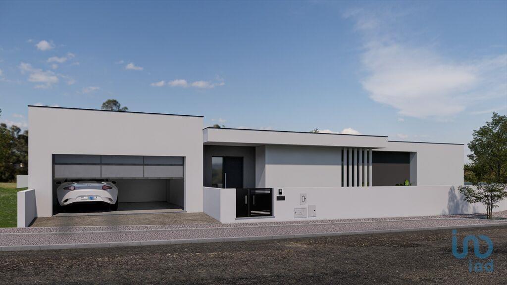 Home / Villa with 4 Rooms in Caldas da Rainha - Santo Onofre e Serra do Bouro with 230,00 m²