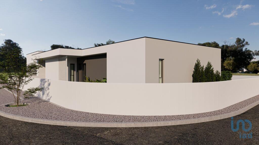 Home / Villa with 4 Rooms in Caldas da Rainha - Santo Onofre e Serra do Bouro with 230,00 m²