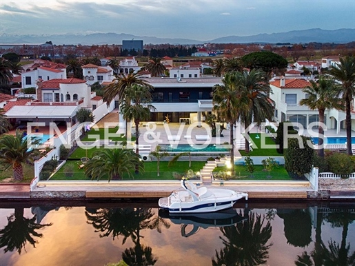 The best property on the canal in Empuriabrava