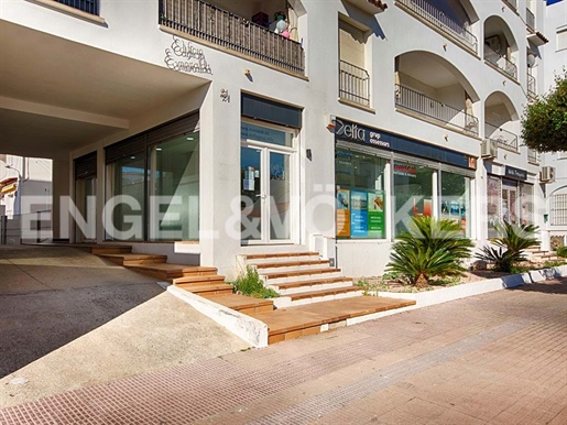 Commercial premises centric, well located in Empuriabrava