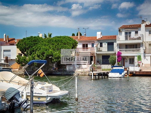 Maison de pêcheur avec amarrage de 15x5m, Sud