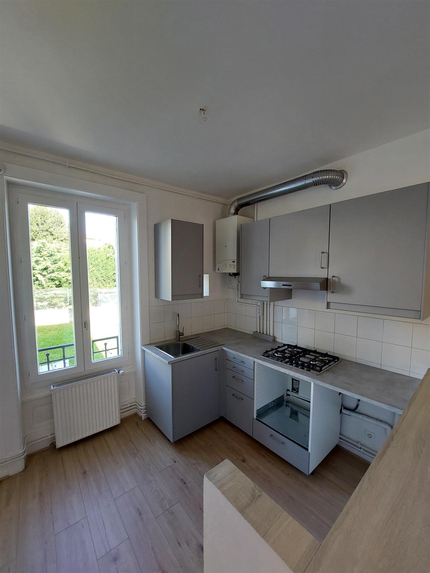 Bright apartment refurbished 