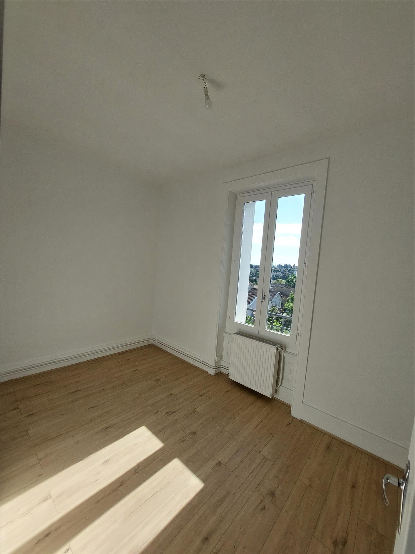 Bright apartment refurbished 