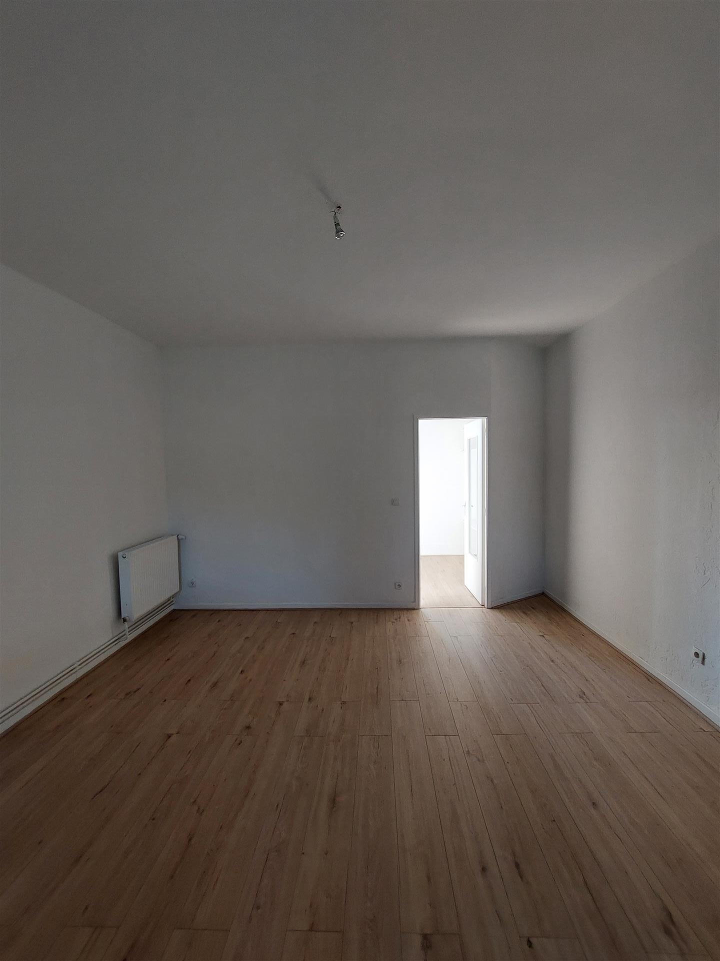 Bright apartment refurbished 