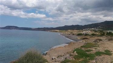 Plot of land directly by the sea in Trypitos.