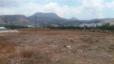 A beautiful building plot directly by the sea in Goudouras.