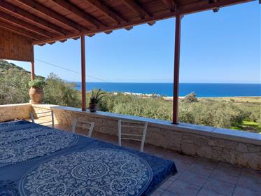 Maison à seulement 650m de la mer avec vue sur la mer à Mochlos, Sitia, Crète orientale.