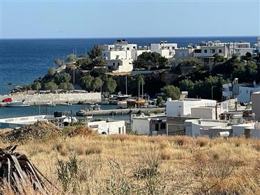 Terrain unique avec une vue imprenable sur la mer surplombant en amphithéâtre tout le port de Makry 