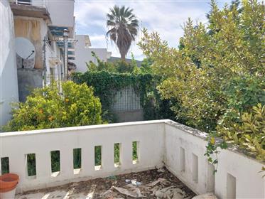 Maison en pierre prête à l'emploi avec jardin, à 9 km de la mer à Ziros, Stia Est, Crète.