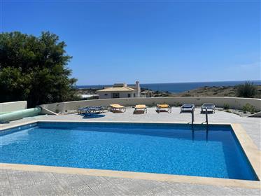 Eine luxuriöse Privatvilla mit beheiztem Pool und herrlichem Meerblick in Lagada, Makry Gialos, Sou