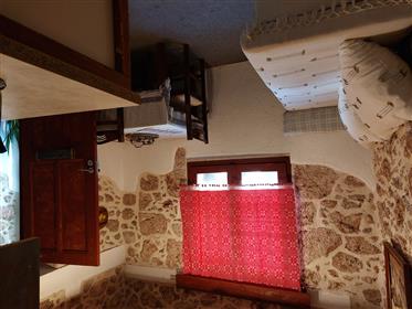 Παραδοσιακό ισόγειο πέτρινο διαμέρισμα, 8χλμ από τη θάλασσα στη Ζάκρο, Σητεία, Ανατολική Κρήτη.