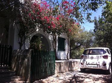 Stavrochori-Makrigialos: Zwei Häuser mit separatem Eingang 7 km vom Meer entfernt. 