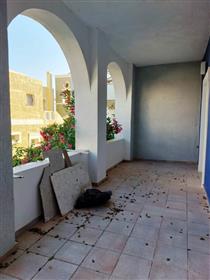 Appartement au rez-de-chaussée à 100 mètres de la mer à Analoukas, Sitia, Est de la Crète.