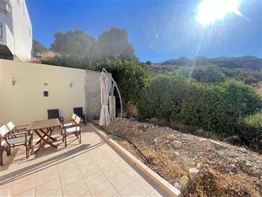 Une belle maison de deux étages à 500 mètres de la mer à Lagada, Makry Gialos, sud-est de la Crète.