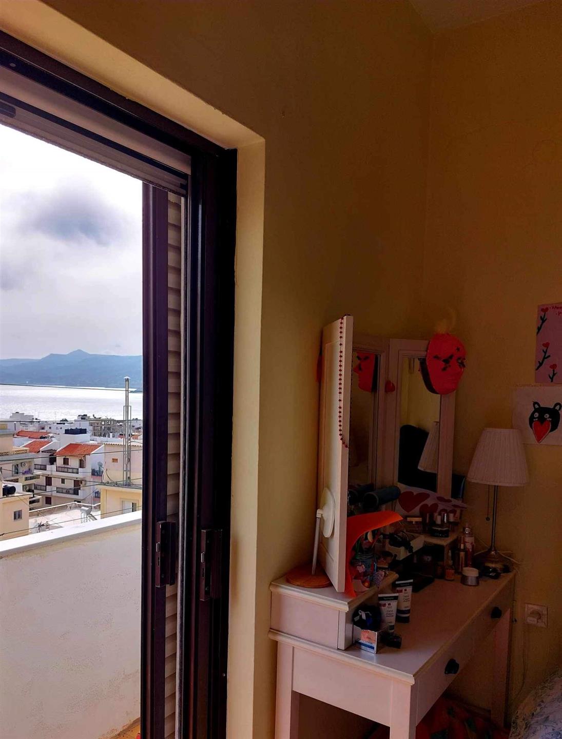  Appartement au deuxième étage à seulement 820 mètres de la mer à Sitia, à l'est de la Crète.