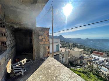 Maison de deux étages à rénover à 7 mètres de la mer à Agios Ioannis, Ierapetra, sud-est de la Crète