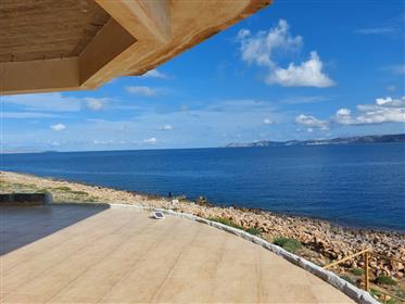 Fantástica casa directamente junto al mar en Sitia, Creta Oriental.