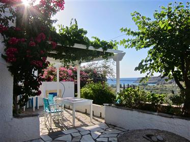 Ett fantastiskt unikt hus bara 400 meter från havet i Kato Zakros, Sitia, östra Kreta.