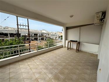 Deux appartements au 1er étage dans le centre de Sitia à environ 200 mètres de la mer à Sitia, Crète