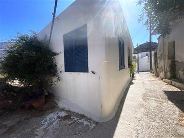 Casa a circa 3 km dal mare nel villaggio Vasiliki, Ierapetra, Creta orientale.