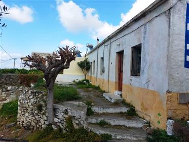 Maison en pierre avec vue sur la mer à Stavromenos, Sitia, Est de la Crète.