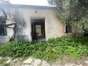 Dom z dziedzińcem 7 km od morza w Stavrochori, Makry Gialos, południowo-wschodnia Kreta.