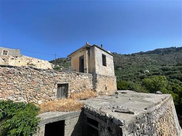 Schinokapsala-Makry Gialos  House for renovation 7km from the sea.