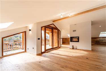 New high-end penthouse apartment in the center of Samoëns.