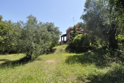 Detached house 200 m² in Corfu