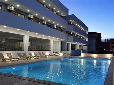 Hotel 1286 m² on the Olympic Coast